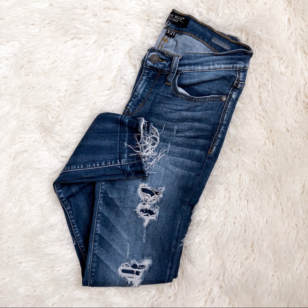JUDY BLUE distressed skinny blue jean.